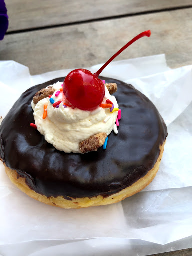 Donut Shop «Firecakes Donuts», reviews and photos, 2453 N Clark St, Chicago, IL 60657, USA