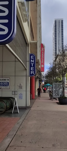 Clothing Store «Ross Dress for Less», reviews and photos, 100 S Biscayne Blvd, Miami, FL 33131, USA