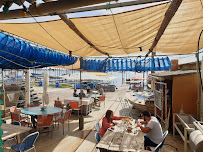 Atmosphère du Bar-restaurant à huîtres Le Cercle des Huîtres à Bouzigues - n°3