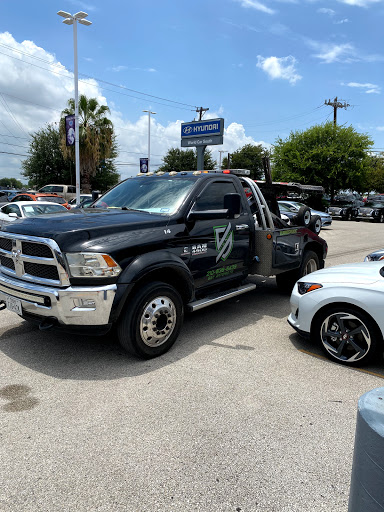 Car Dealer «World Car Kia South», reviews and photos, 7915 Interstate 35 Access Rd, San Antonio, TX 78224, USA