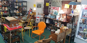 Wally's Treasures Mall (Vintage, Antiques, Collectibles, & Uniques)