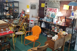 Wally's Treasures Mall (Vintage, Antiques, Collectibles, & Uniques)