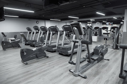 Фитнес-центр Powerhouse Gym - Ulitsa Khokhryakova, 10, 1 Etazh, Yekaterinburg, Sverdlovsk Oblast, Russia, 620014