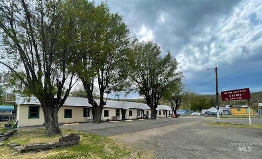 Wayne & Dottie's Cabins