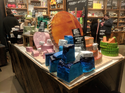 Cosmetics Store «Lush Cosmetics», reviews and photos, 104 Walden Galleria, Buffalo, NY 14225, USA