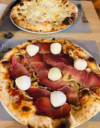 Plats et boissons du Restaurant - Pizzeria MANGIO PIZZA à La Tour - n°2