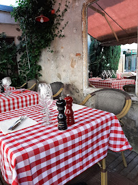 Atmosphère du Restaurant Le Bistrot du Broc à Bourron-Marlotte - n°20