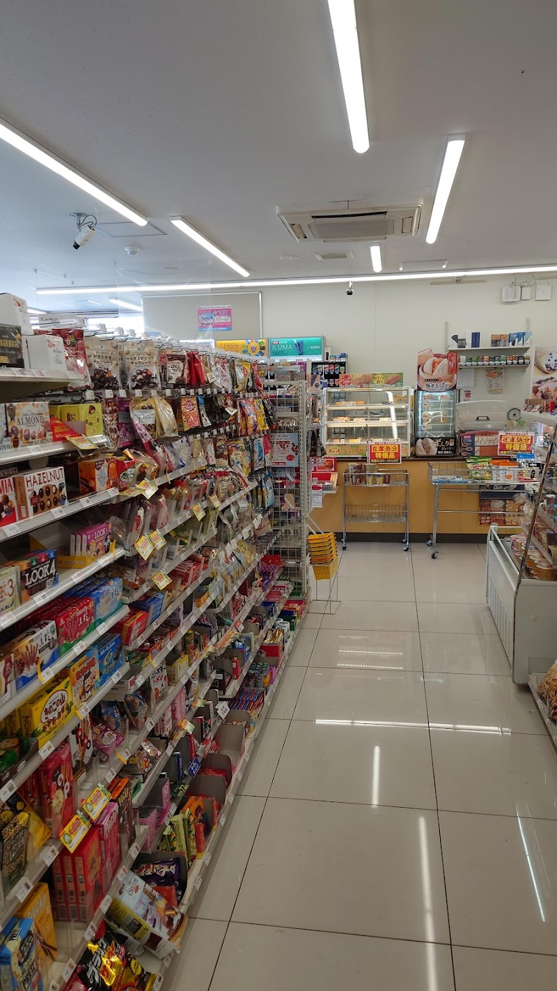 ファミリーマート 新居浜横水店