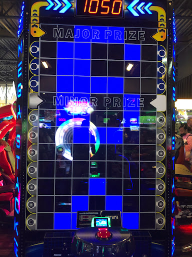 Sports Bar «Dave & Busters», reviews and photos