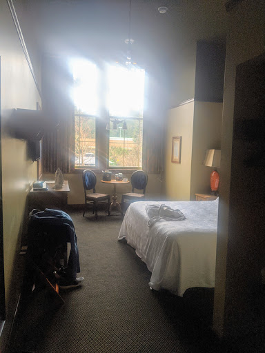 Hotel «McMenamins Anderson School», reviews and photos, 18607 Bothell Way NE, Bothell, WA 98011, USA