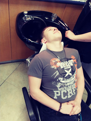 Hair Salon «Fantastic Sams Cut & Color», reviews and photos, 1901 Melody Ln, Greenfield, IN 46140, USA