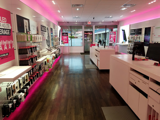 Cell Phone Store «T-Mobile», reviews and photos, 861 Joe Frank Harris Pkwy SE #8, Cartersville, GA 30120, USA