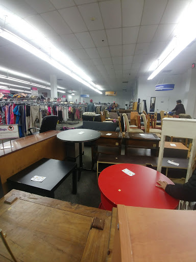 Thrift Store «Goodwill Retail Store & Donation Center», reviews and photos, 2200 South Dakota Ave NE, Washington, DC 20018, USA