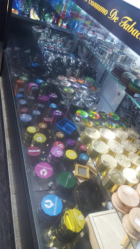 Tobacco Shop «Smokin Spades Premier Smoke and Vapor Shop», reviews and photos, 11180 W Flagler St #7, Miami, FL 33174, USA