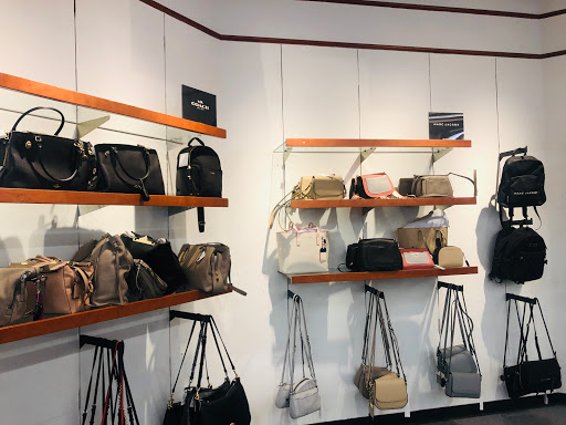 Department Store «Saks OFF 5TH», reviews and photos, 3943 I-35, San Marcos, TX 78666, USA