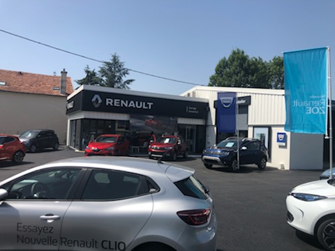Photo 3 - GARAGE QUILHAC - AGENT RENAULT