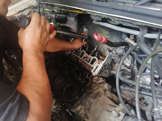 Servicio mecánico y eléctrico Pitts