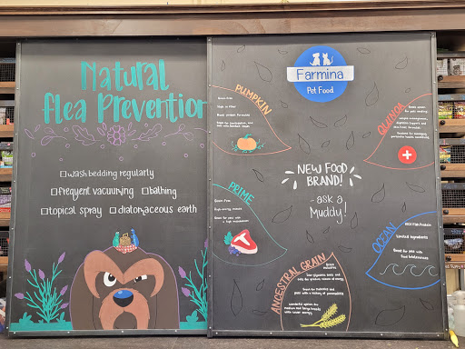 Pet Supply Store «Mud Bay», reviews and photos, 15105 Main St E, Sumner, WA 98390, USA