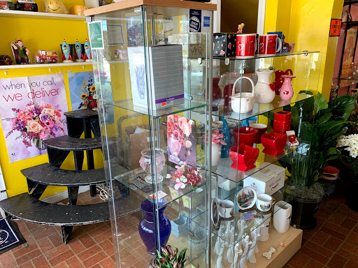 Florist «Lyndhurst Florist», reviews and photos, 5268 Mayfield Rd, Lyndhurst, OH 44124, USA