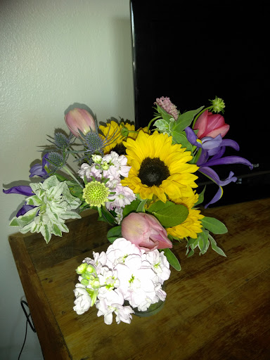 Florist «Foothills Floral Gallery», reviews and photos, 4647 E Chandler Blvd # 10, Phoenix, AZ 85048, USA