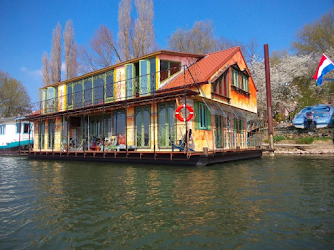 B&B Drijfpaleis woonboot op de Rijn in Arnhem