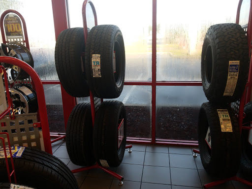 Tire Shop «Discount Tire Store - Sanford, FL», reviews and photos, 3513 S Orlando Dr, Sanford, FL 32773, USA