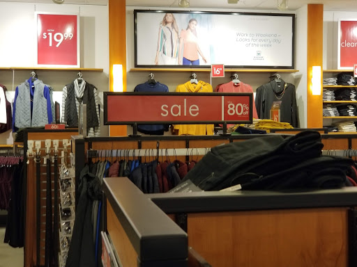 Shopping Mall «Jersey Shore Premium Outlets», reviews and photos, 1 Premium Outlet Blvd, Tinton Falls, NJ 07753, USA