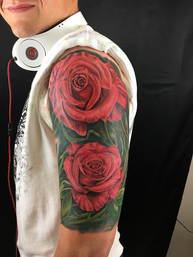 Tattoo Shop «Wyze Guyz Tattoo Parlor», reviews and photos, 3012 Lee Trevino Dr B, El Paso, TX 79936, USA