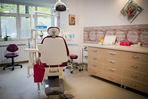 Premium Estetic Dental image