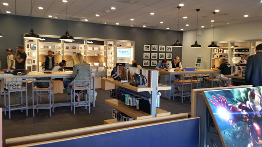 Cell Phone Store «Verizon», reviews and photos, 258 N El Camino Real a, Encinitas, CA 92024, USA