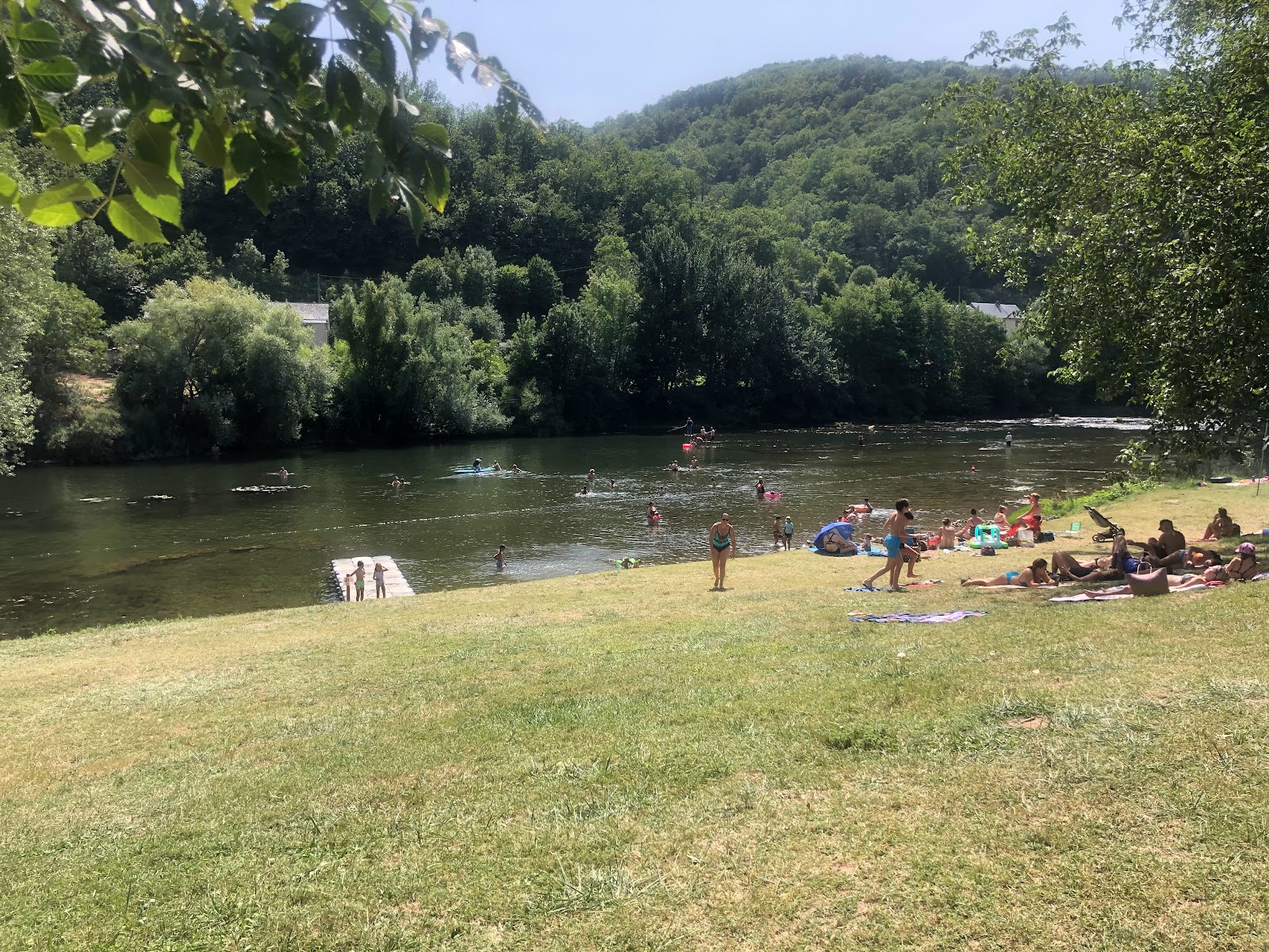 Trebas Plage'in fotoğrafı geniş bir kıyı şeridi ile birlikte