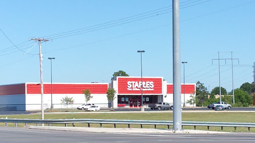 Office Supply Store «Staples», reviews and photos, 817 Beltline Rd SW, Decatur, AL 35603, USA