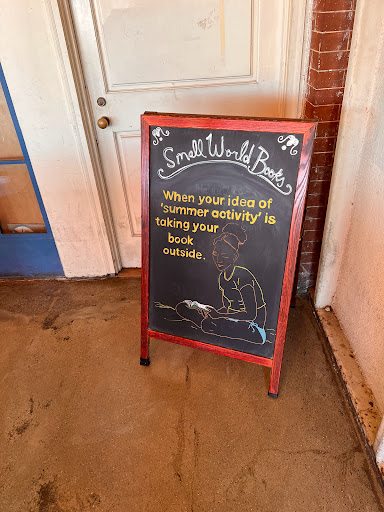 Book Store «Small World Books», reviews and photos, 1407 Ocean Front Walk, Venice, CA 90291, USA