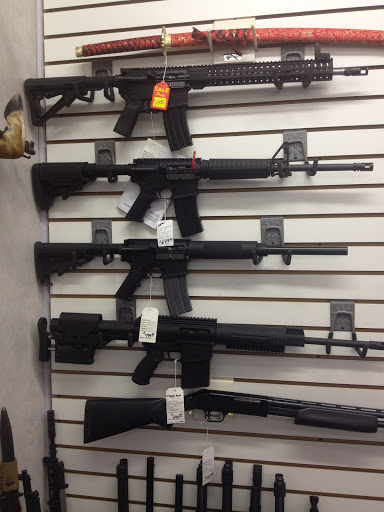 Pawn Shop «The Loan Star Pawn Shop, Inc.», reviews and photos, 5335 N Dixie Dr, Dayton, OH 45414, USA