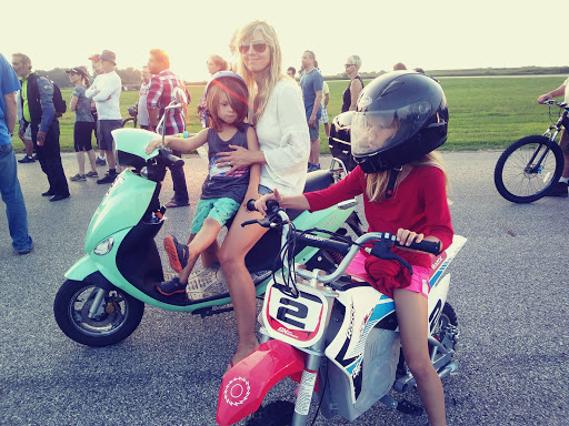 Motor Scooter Dealer «Scooterworks Chicago», reviews and photos, 5410 N Damen Ave, Chicago, IL 60625, USA