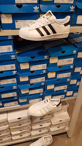 adidas Outlet Store Thessaloniki - Θεσσαλονίκη