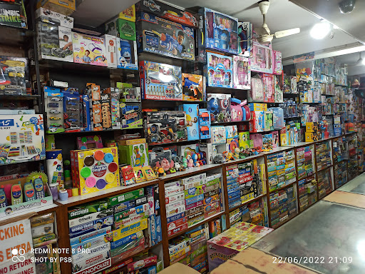 Wonderland Toys & Gifts
