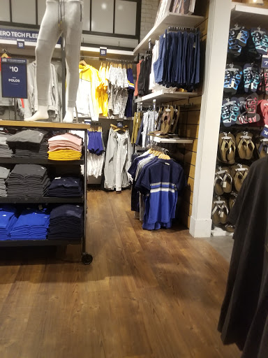 Clothing Store «Aéropostale», reviews and photos, 200 Baychester Ave, Bronx, NY 10475, USA
