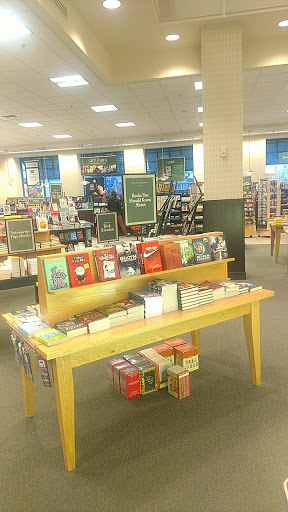 Book Store «Barnes & Noble», reviews and photos, 5755 N Bayshore Dr, Glendale, WI 53217, USA
