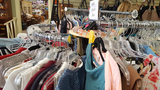 Used Clothing Store «T.E.A.M. Resale Shop», reviews and photos, 300 W Main St, Tomball, TX 77375, USA