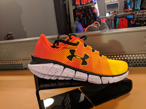 Clothing Store «Under Armour Factory House», reviews and photos, 549 S Chillicothe Rd #0355, Aurora, OH 44202, USA