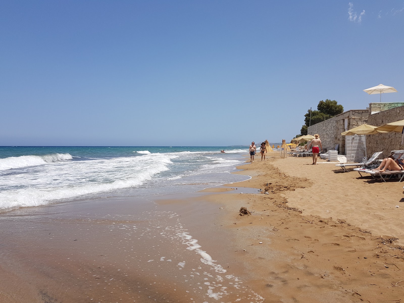 Photo of Beach Pigianos Campos with partly clean level of cleanliness