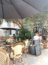 Atmosphère du Restaurant méditerranéen Les jardins de Bages - n°3