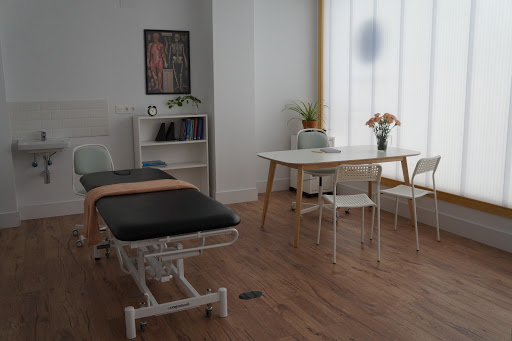 Clínica de fisioterapia y osteopatía Caelum Granada