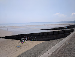 Φωτογραφία του Telpyn beach υποστηρίζεται από βράχους