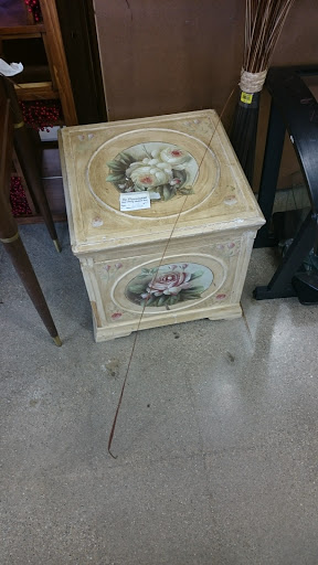 Thrift Store «Goodwill Store & Donation Center», reviews and photos, 1020 N Rohlwing Rd, Addison, IL 60101, USA