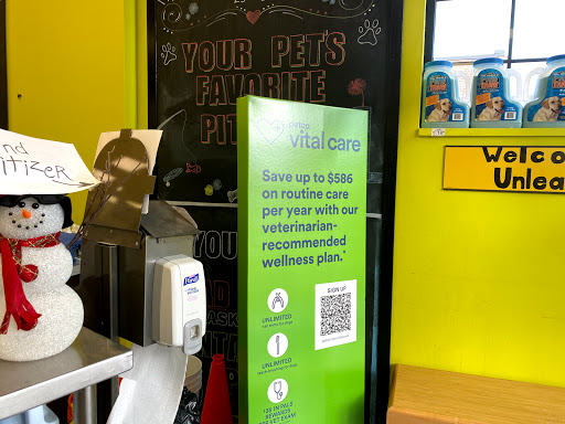 Pet Supply Store «Unleashed by Petco», reviews and photos, 520 S 23rd St, Philadelphia, PA 19146, USA