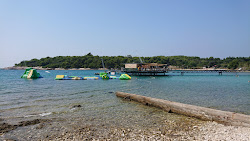 Valovine beach'in fotoğrafı geniş ile birlikte
