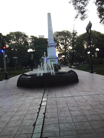 Plaza Constitución (de la Columna). Su historia.
