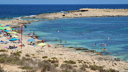 Fotografie cu Qawra Point Beach cu golful spațios
